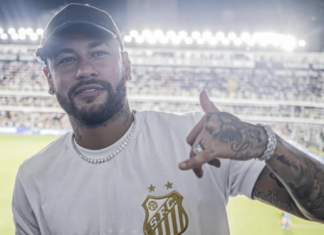 neymar-faz-surpresa-para-garotos-da-base-do-santos-apos-treino