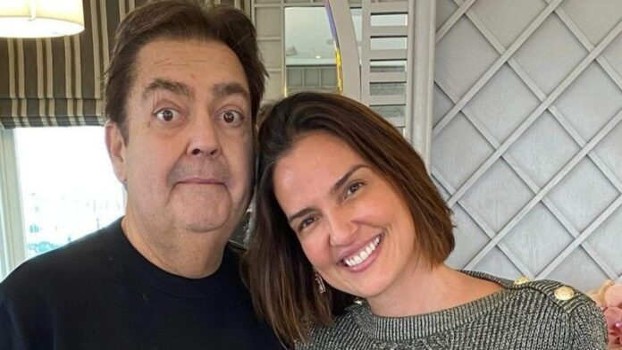 fausto-silva-faz-rara-aparicao-no-sbt-e-presta-homenagem-a-esposa