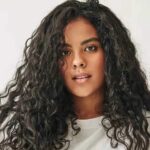 bella-campos-se-emociona-ao-falar-da-familia-e-das-criticas-que-recebe-na-tv